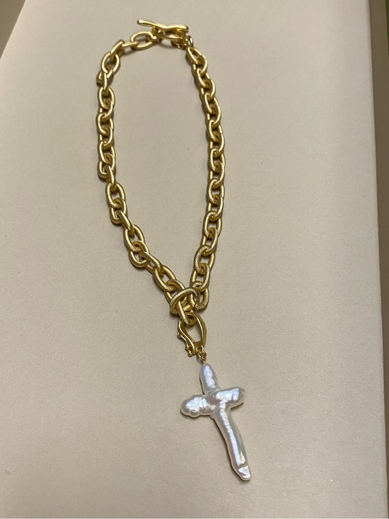 unknown Jewelry - Gold Chain Necklace with White Baroque Pearl Cross Pendant